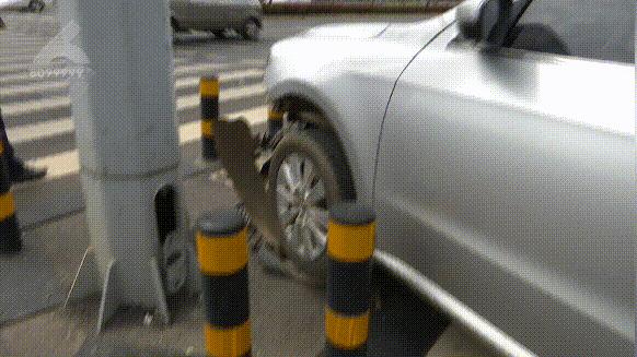 DƬ